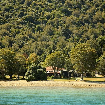 Furneaux Lodge Endeavour Inlet Exterior photo