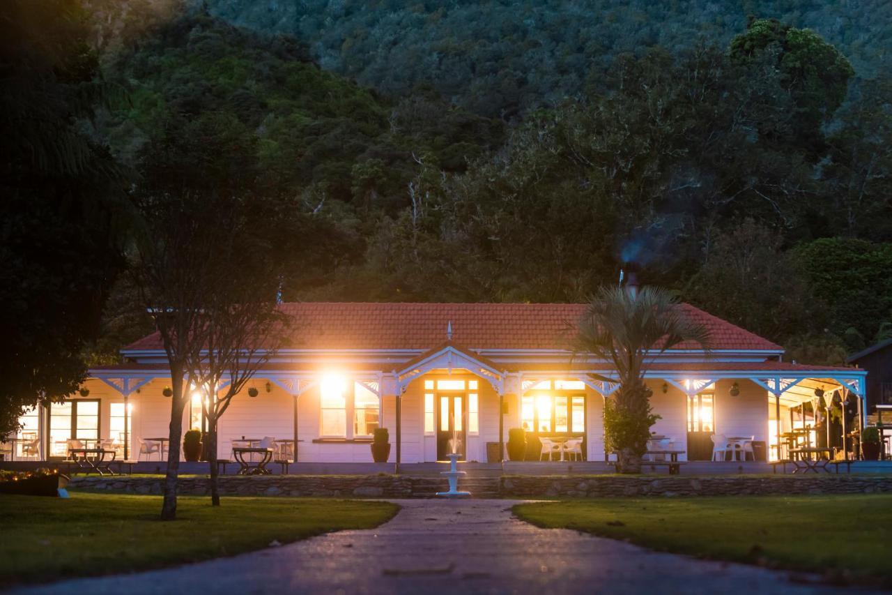 Furneaux Lodge Endeavour Inlet Exterior photo