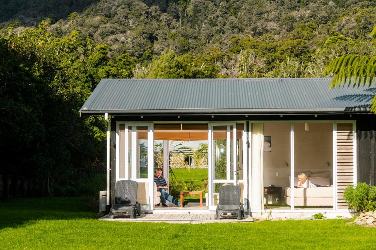 Furneaux Lodge Endeavour Inlet Exterior photo