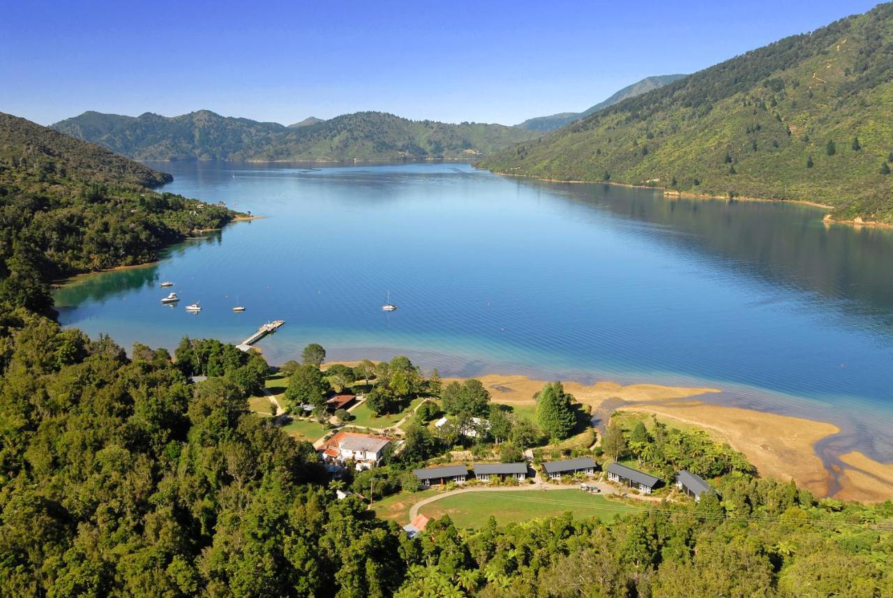 Furneaux Lodge Endeavour Inlet Exterior photo